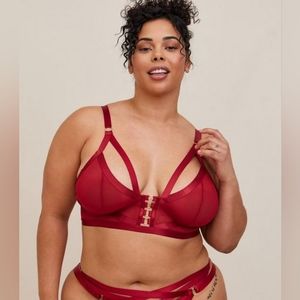 TORRID 5X Overt Strappy Mesh Wireless Bralette